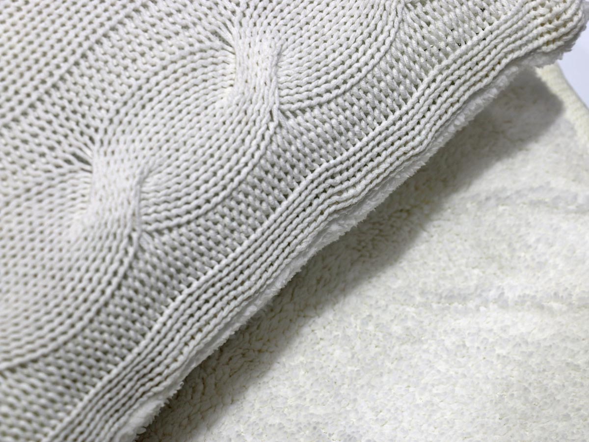 cable knit blanket double layer ivory 170x220cm with one cushion