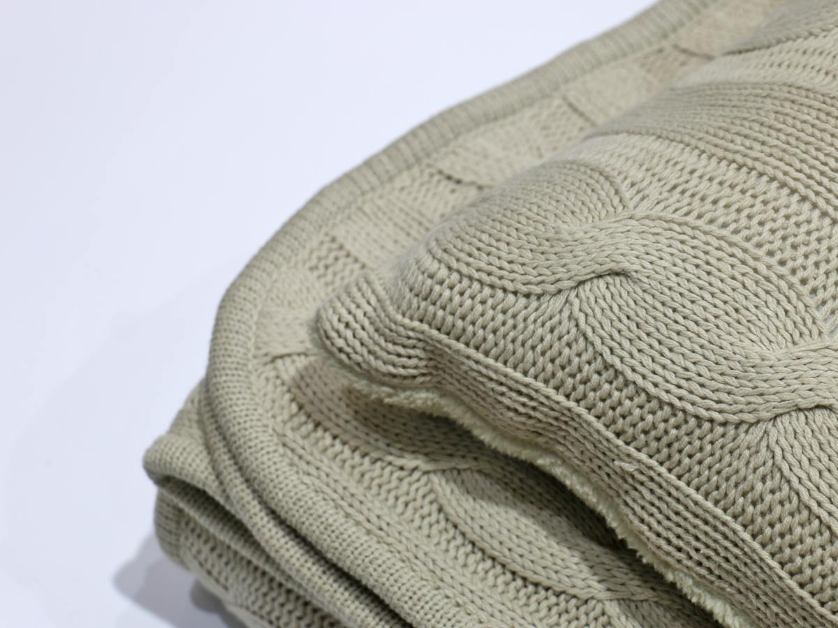 cable knit blanket double layer offwhite 170x220cm with one cushion