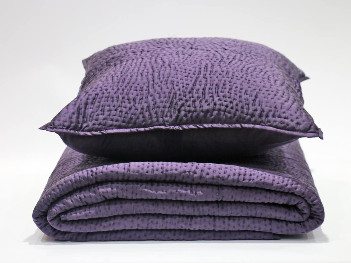 agata purple silk quilt 220x240cm with two cushion covers