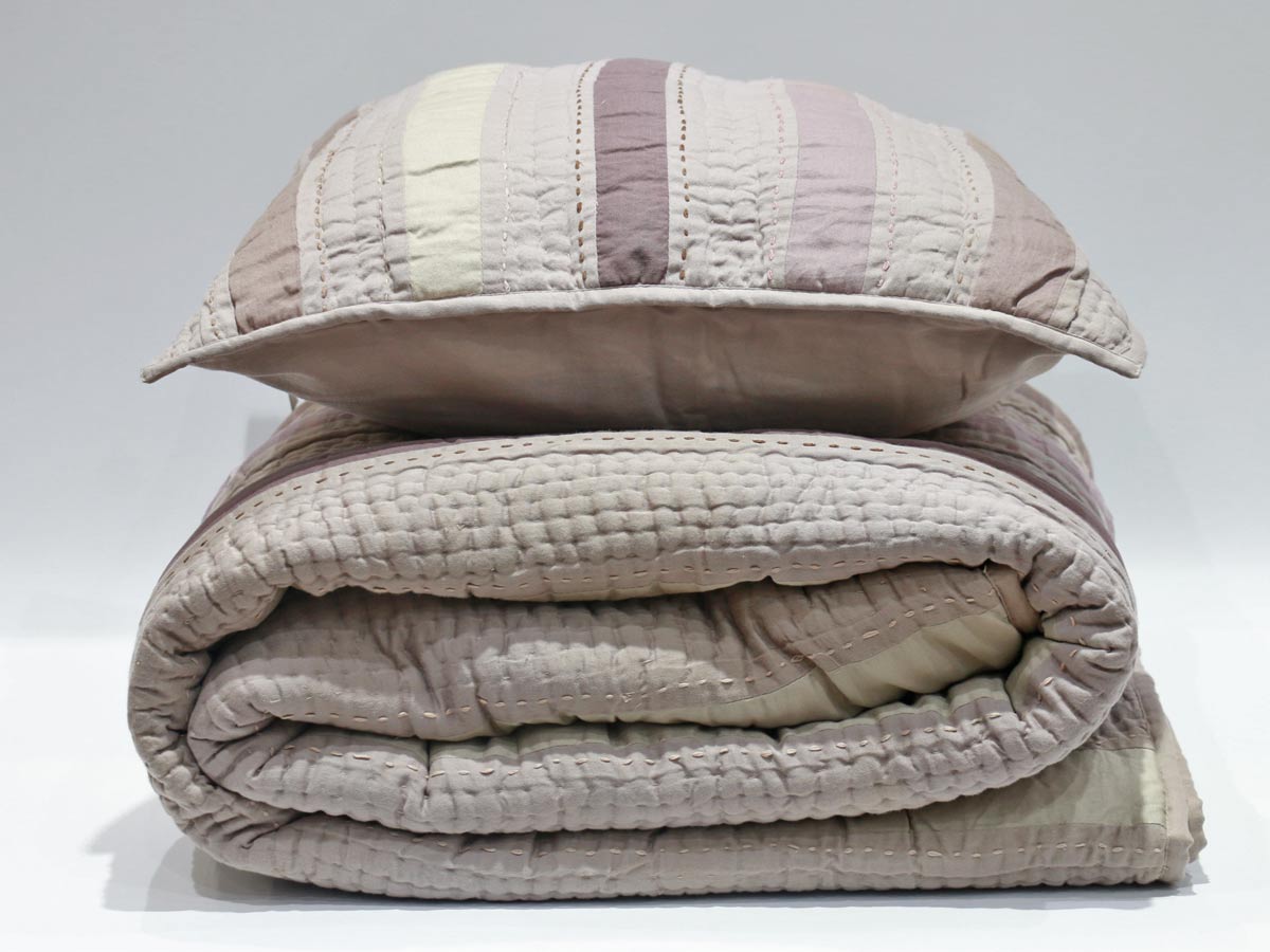 striped quilt 220x240cm with two cushion covers
