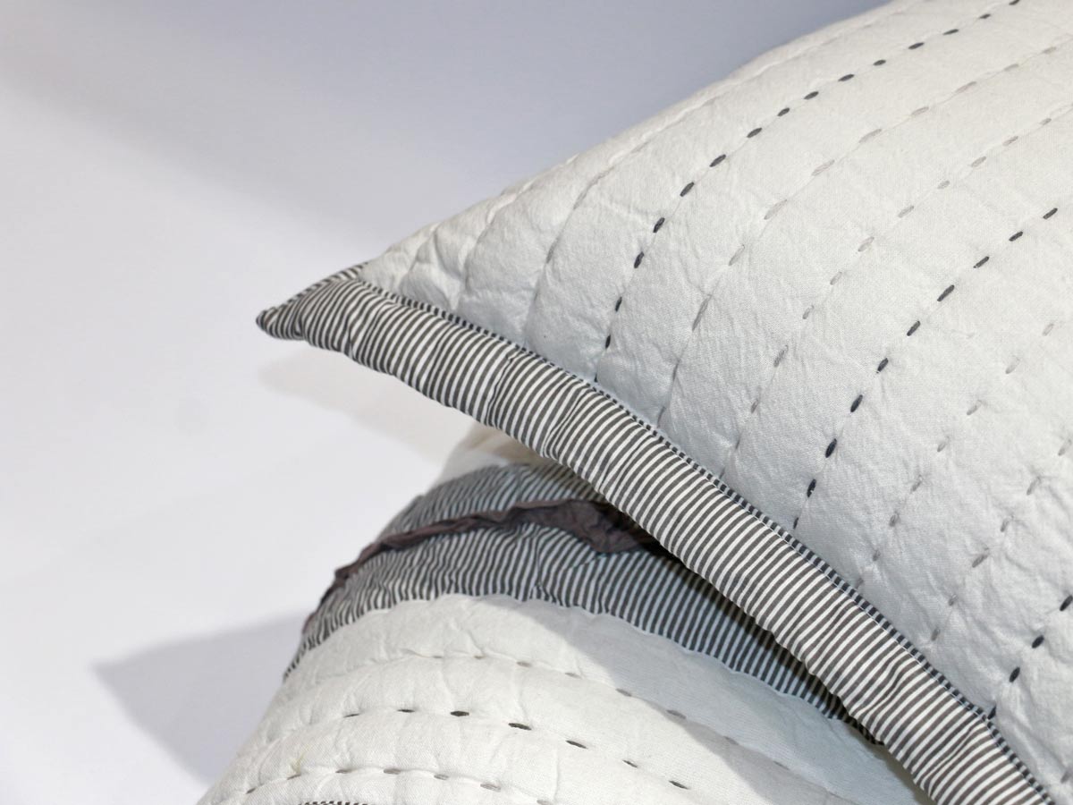 frilled cotton quilt with stitched design 220x240 cm with two cushion covers