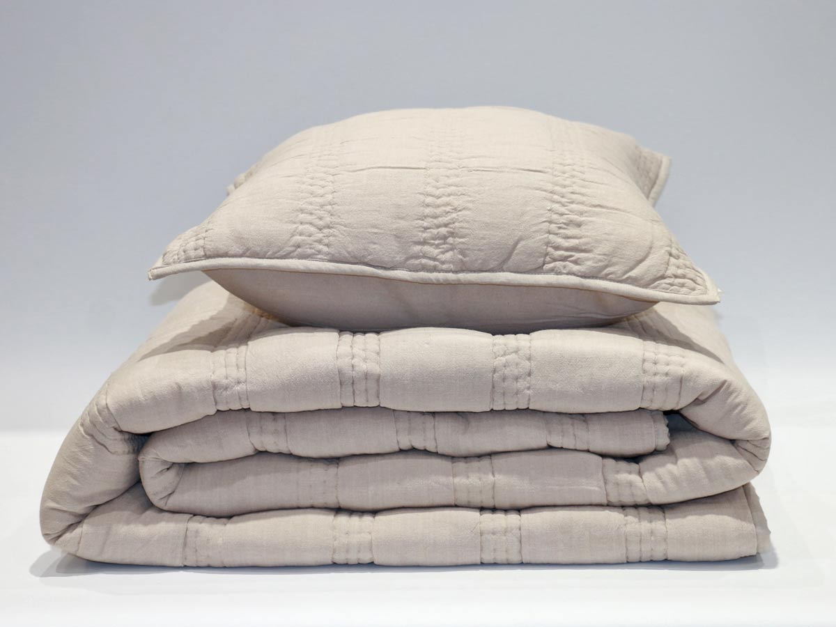 quilted linen quilt 220x240 cm with two cushion covers