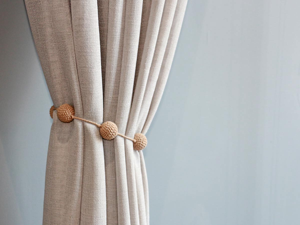 crochet ecru balls curtain tie
