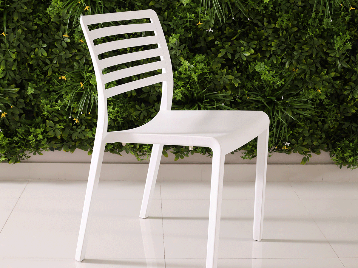 WHITE STRIPED CHAIR