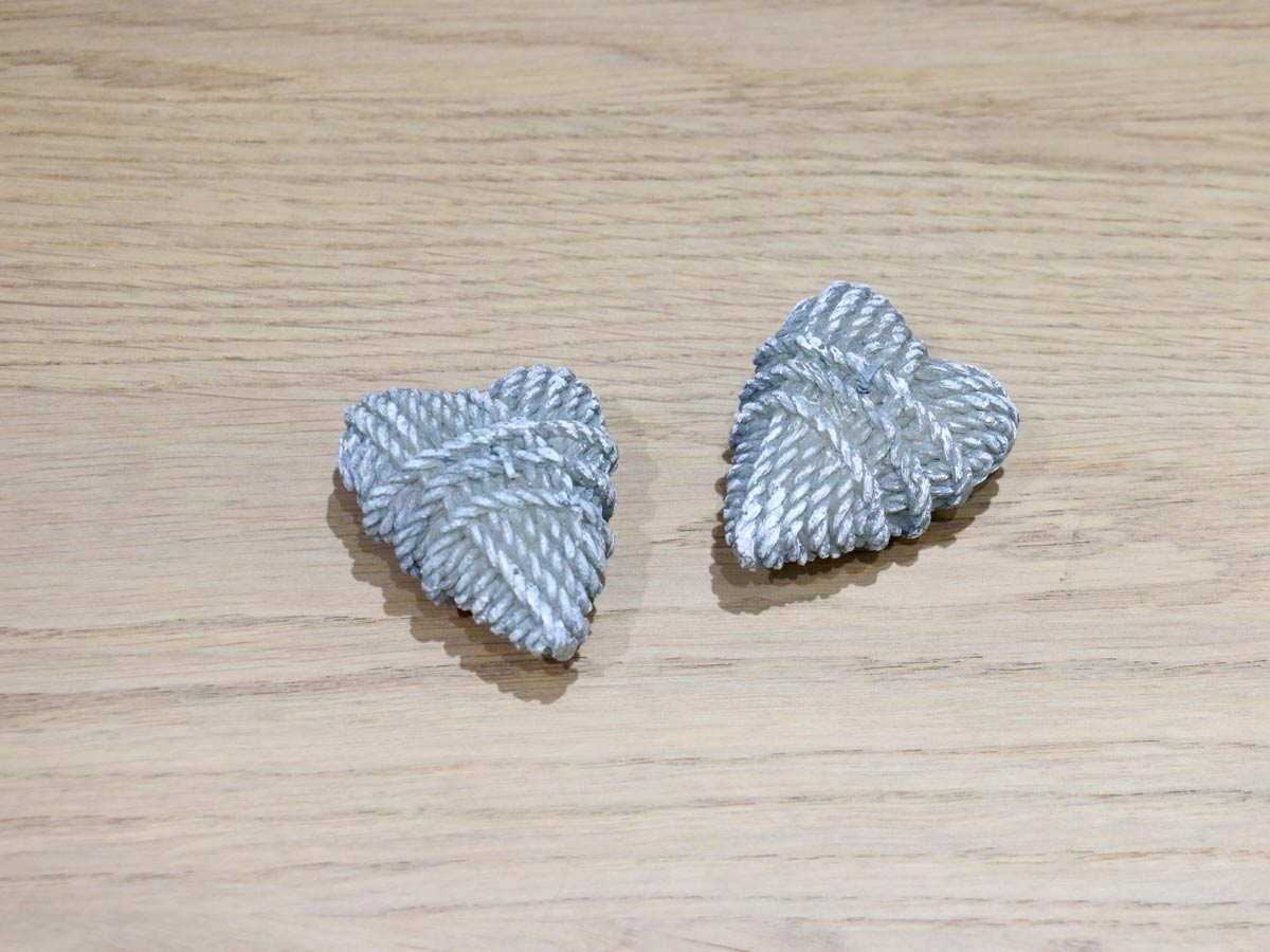 grey heart candle (set of 2)