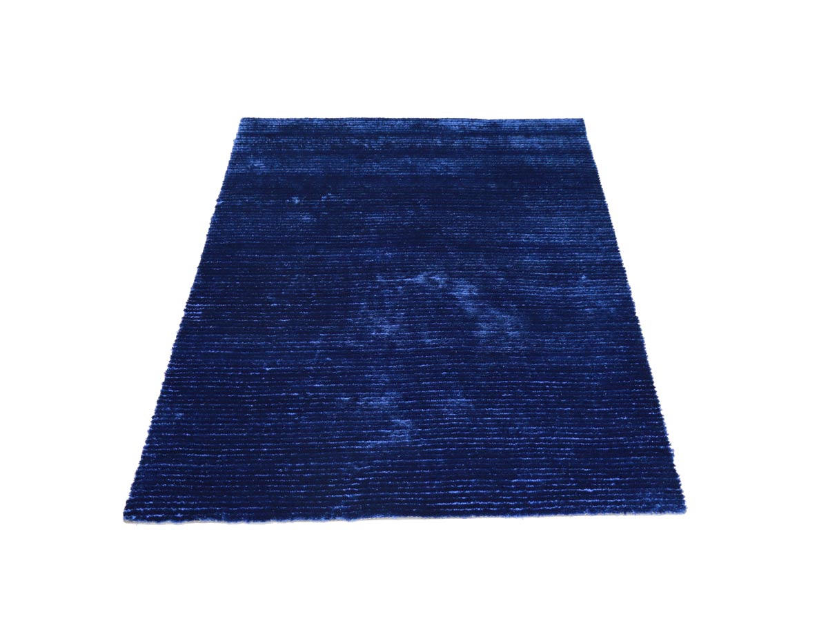 thick loop rug in ocean blue 120x180 cm
