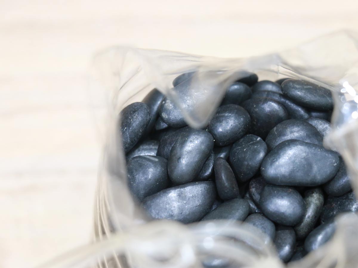 black polished river rocks 1000g/bag