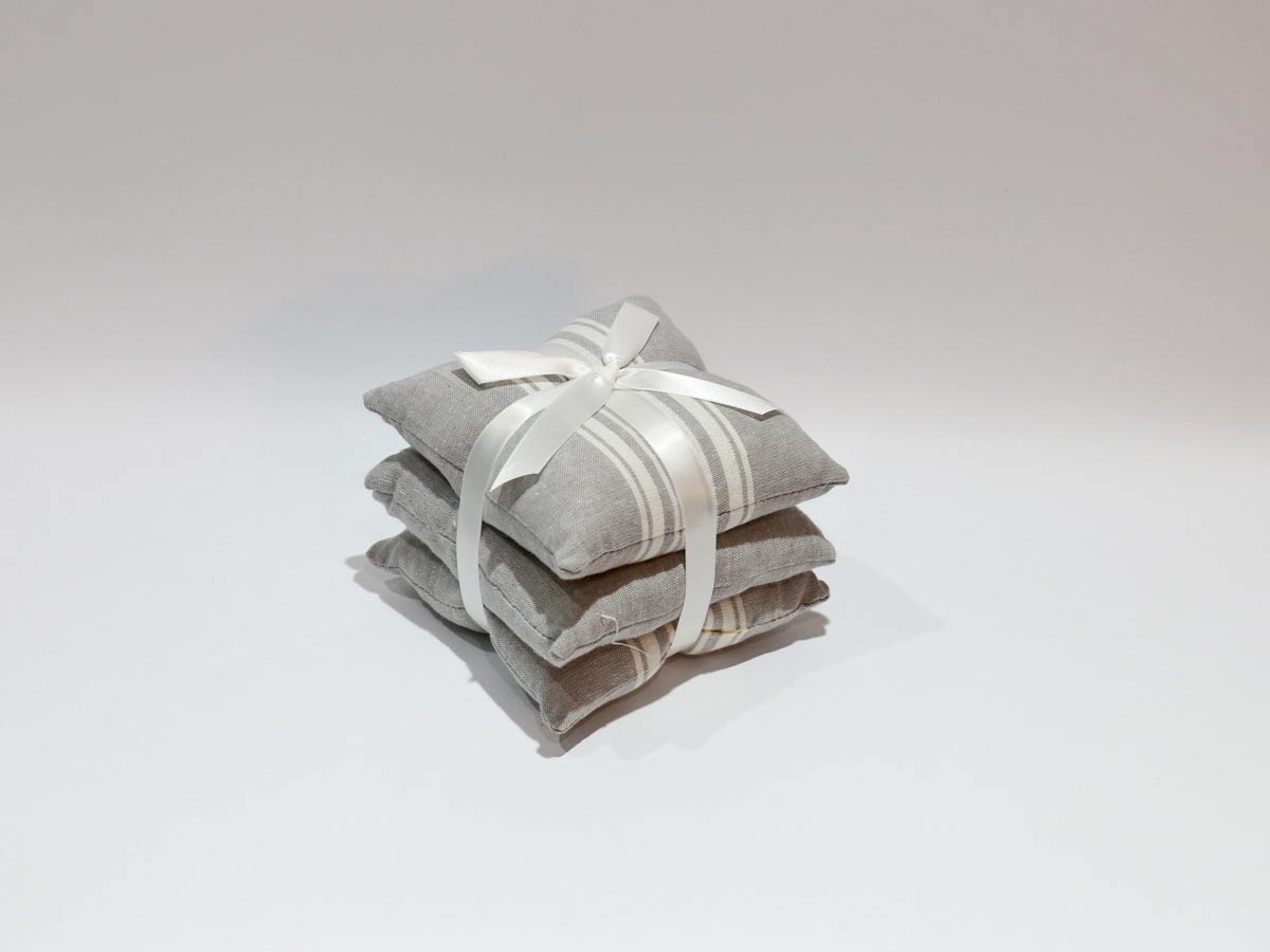 set of 3 grey scented cushions