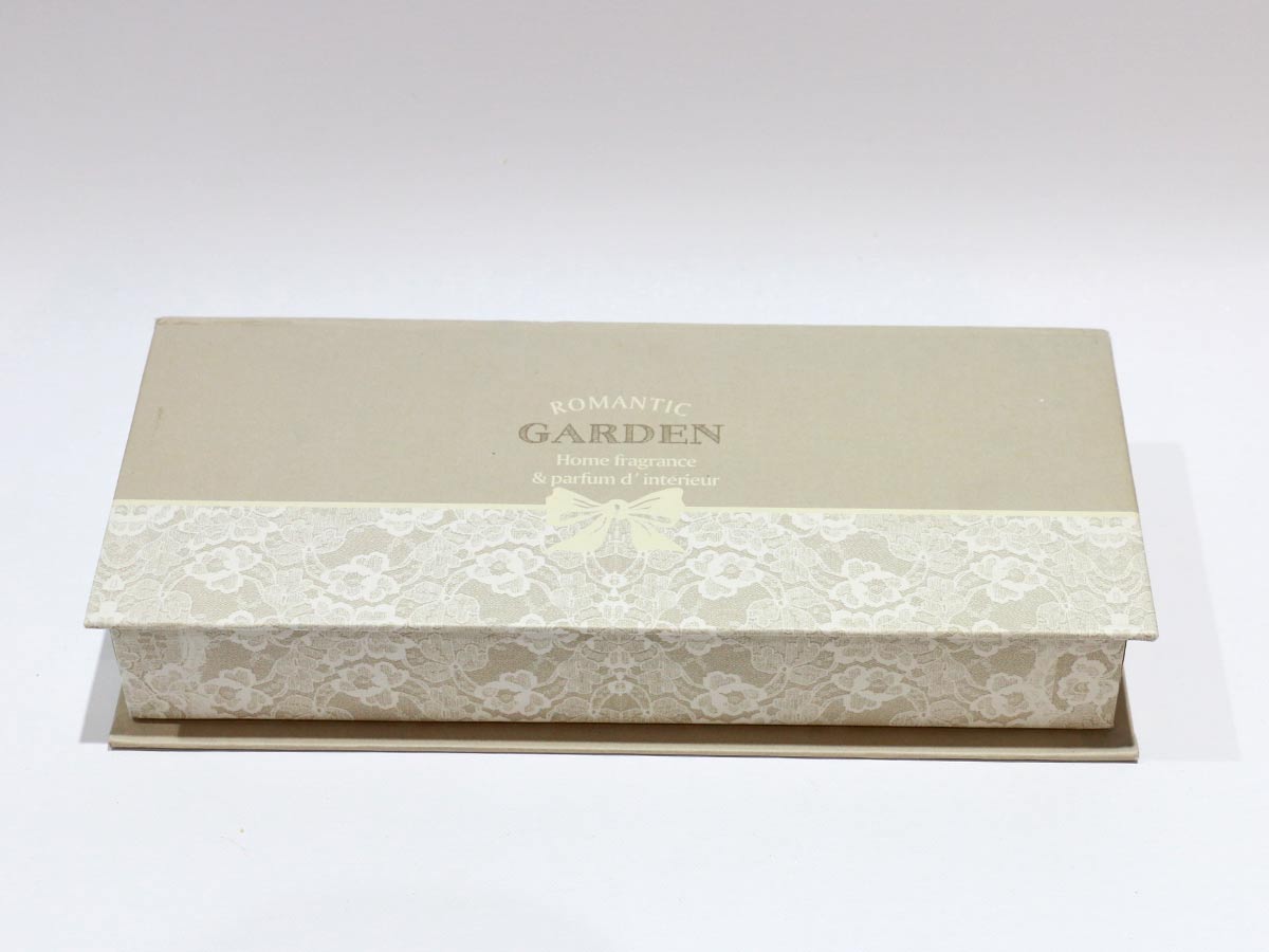 set of scented bag and plaster with refill bottle