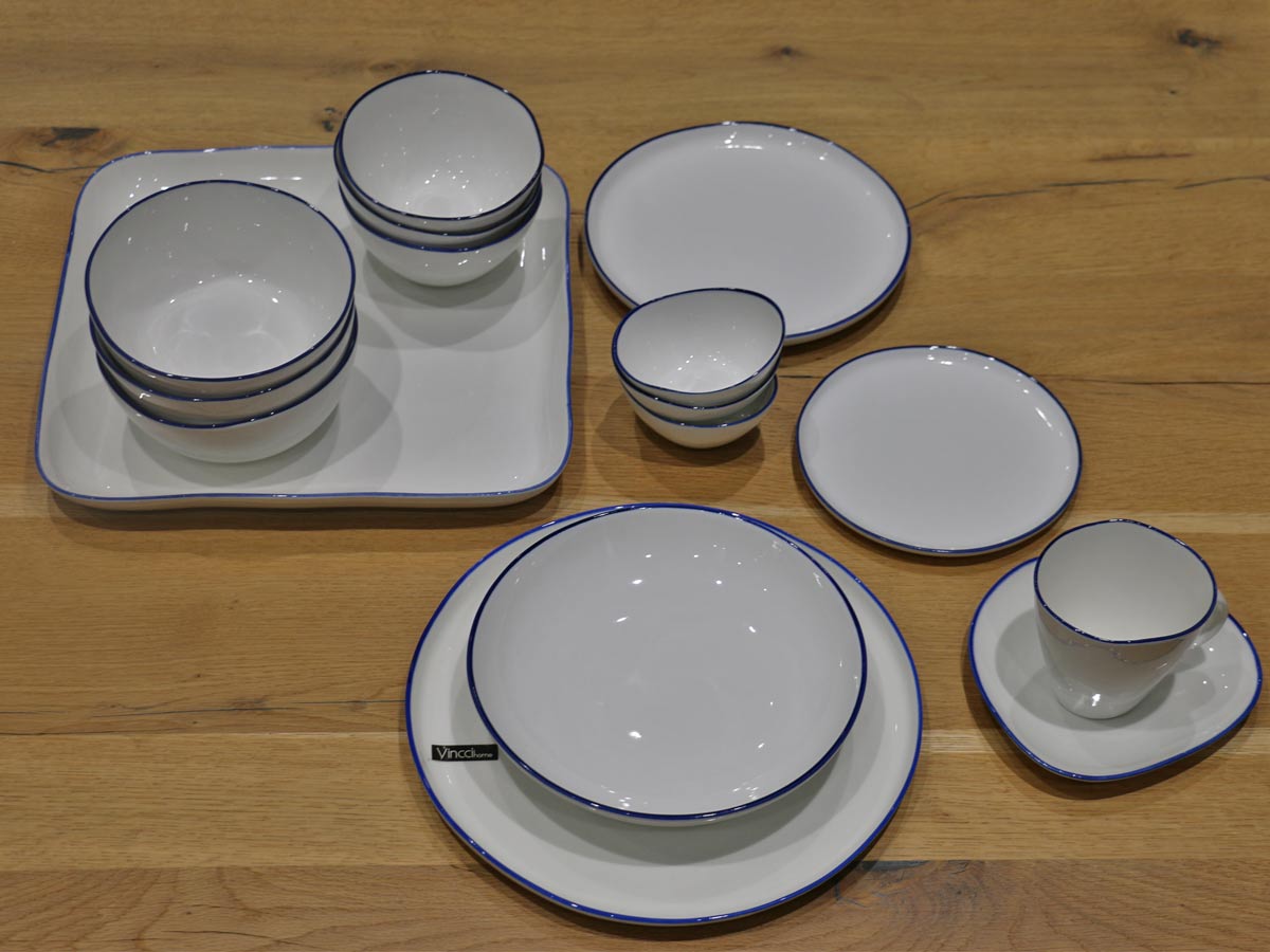 porcelain plate with blue rim 21cm