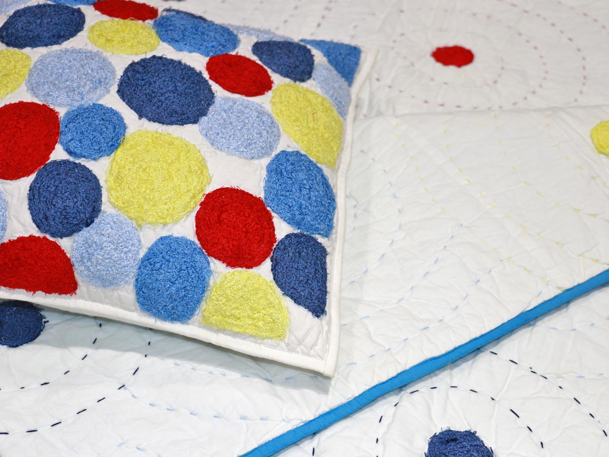 cotton quilt with dotted design 170x220 cm with one cushion cover