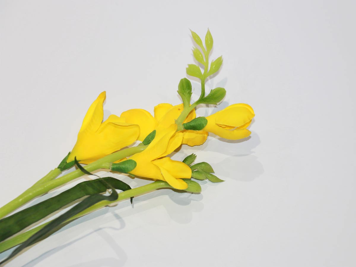 yellow narcissus 57cm