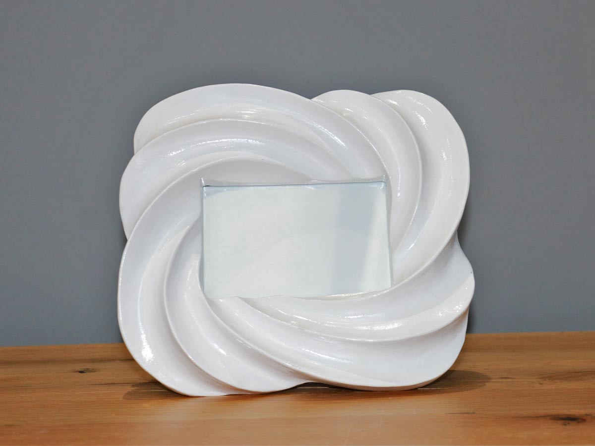 vortex photo frame in glossy white