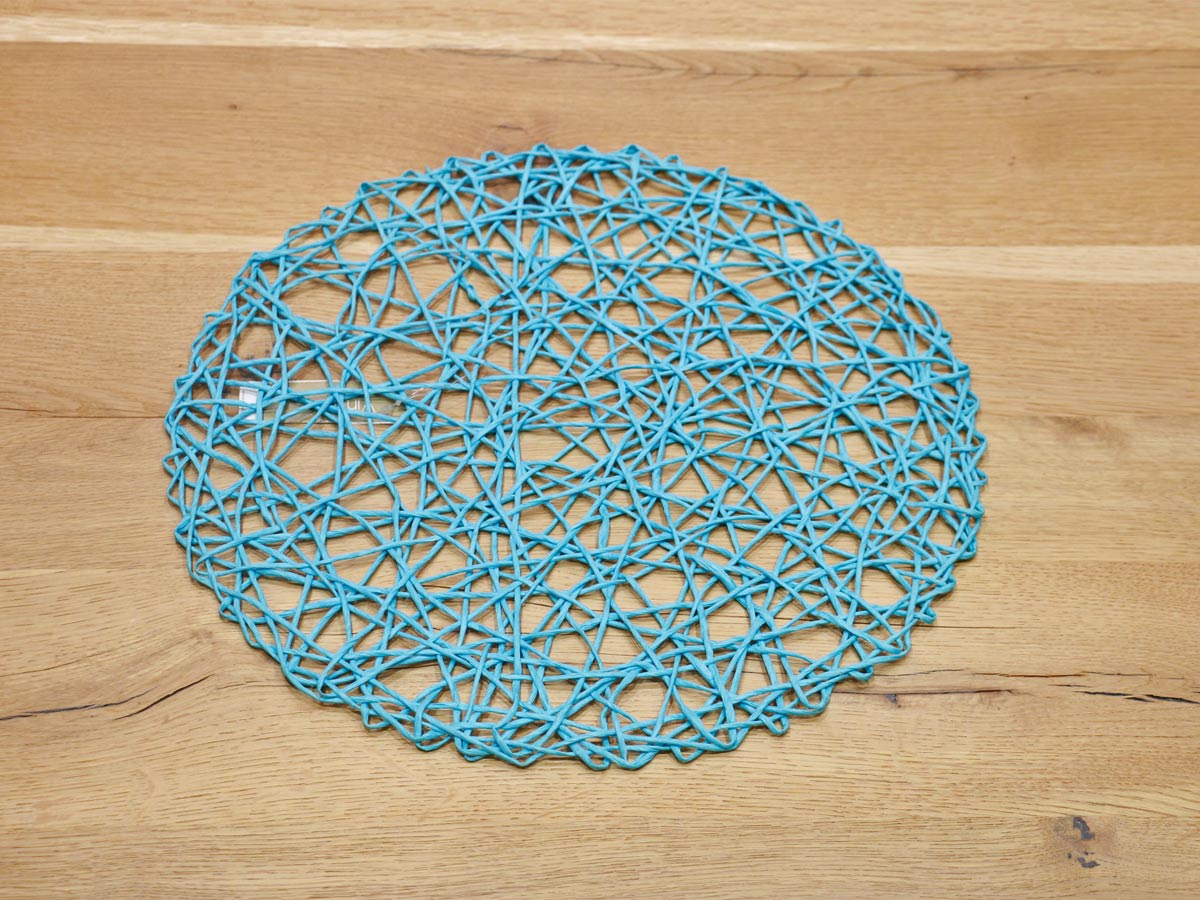 round placemat blue
