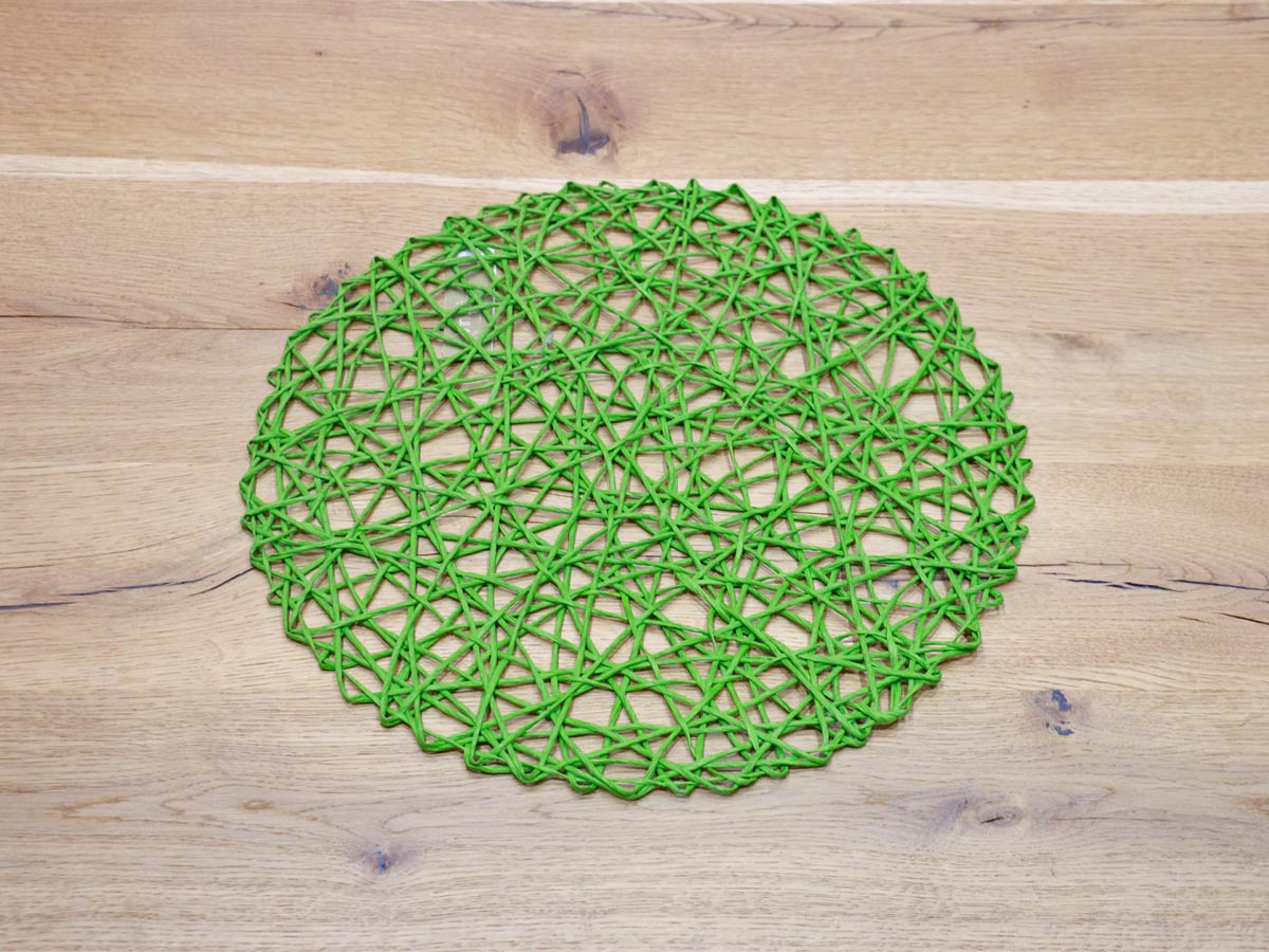 round placemat green