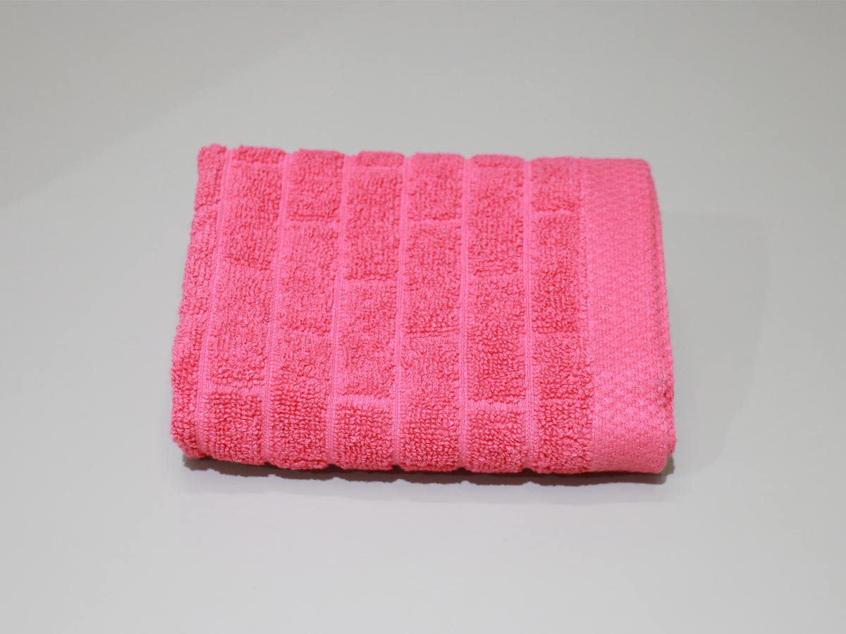 textured towel fuchsia 33x33cm