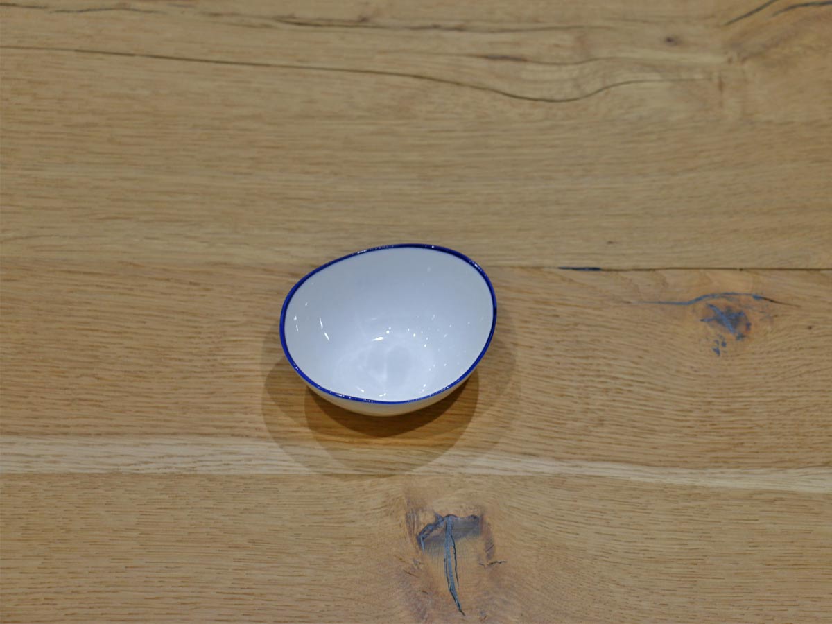 porcelain bowl with blue rim 10cm