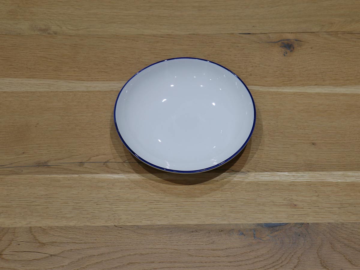 porcelain soup bowl with blue rim 20cm