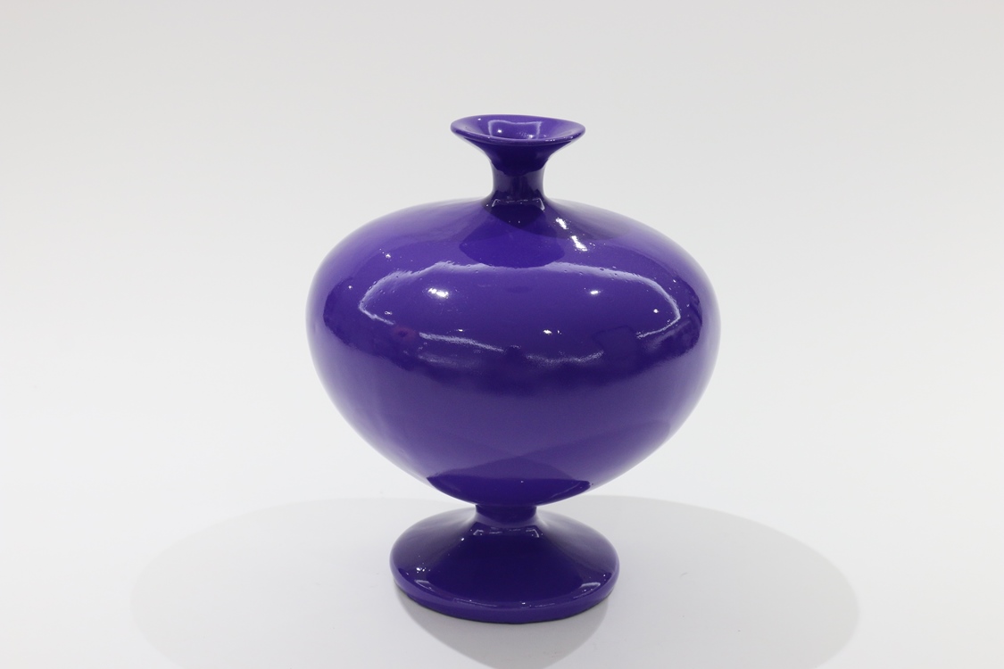 oriental glossy mauve vase