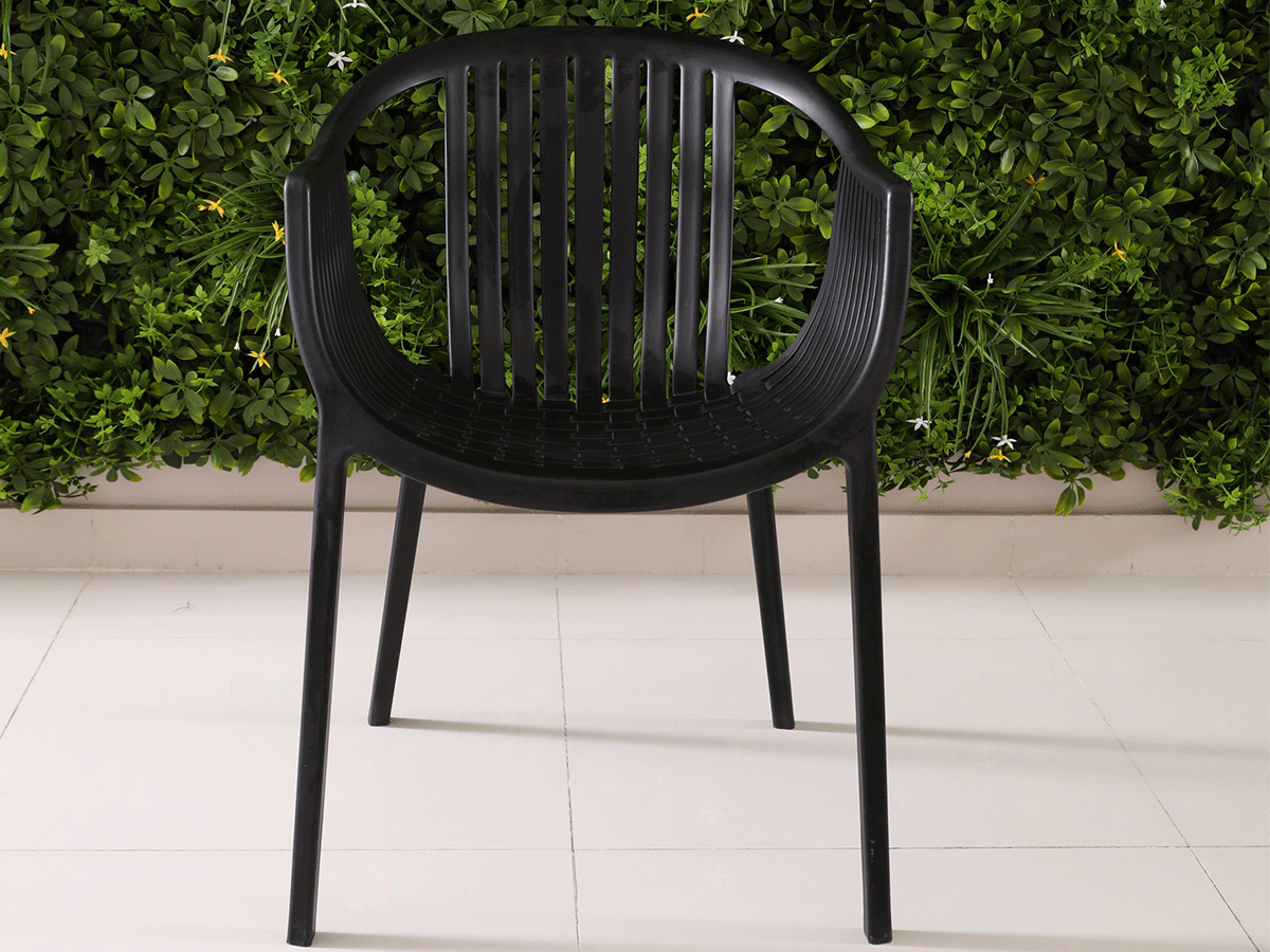 LEISURE CHAIR BLACK WITH ARMS
