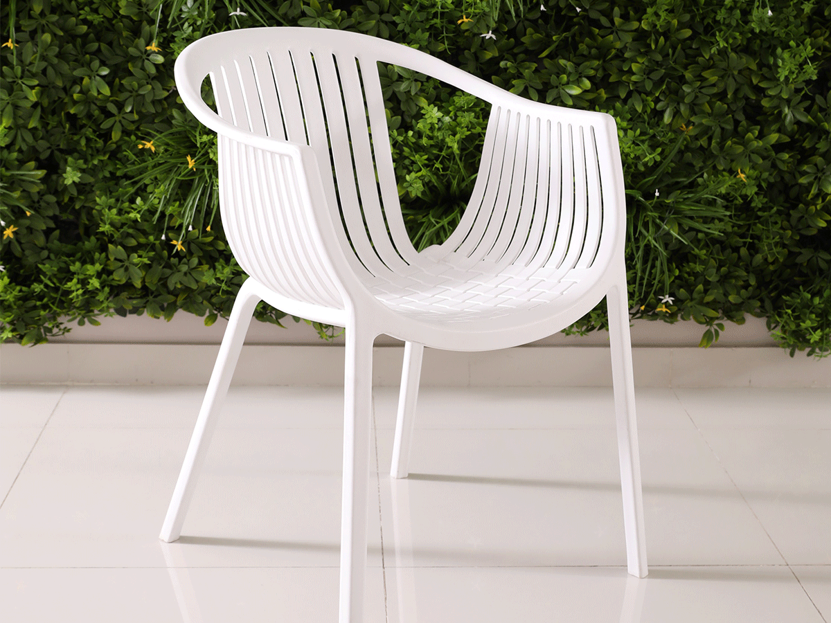 LEISURE CHAIR WHITE WITH ARMS